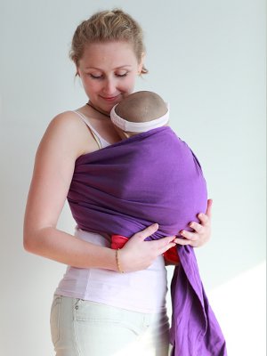 porte-bébé écharpe violette pas cher